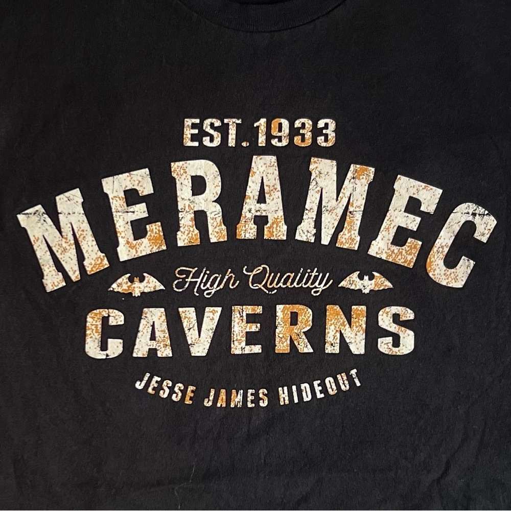 Souvenir T shirt Meramec Caverns Jesse James Hideout